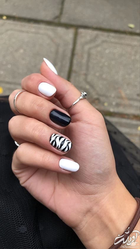 طراحی ناخن سیاه و سفید